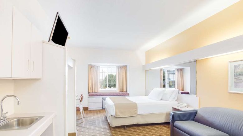 <b>SureStay by BW Christiansburg Blacksburg Room</b>. Images powered by <a href="https://iceportal.shijigroup.com/" title="IcePortal" target="_blank">IcePortal</a>.