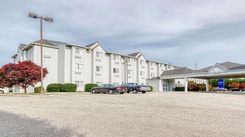 <b>SureStay by BW Christiansburg Blacksburg Exterior</b>. Images powered by <a href="https://iceportal.shijigroup.com/" title="IcePortal" target="_blank">IcePortal</a>.