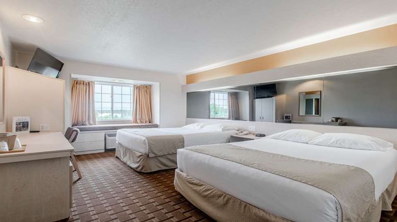 <b>SureStay by BW Christiansburg Blacksburg Room</b>. Images powered by <a href="https://iceportal.shijigroup.com/" title="IcePortal" target="_blank">IcePortal</a>.