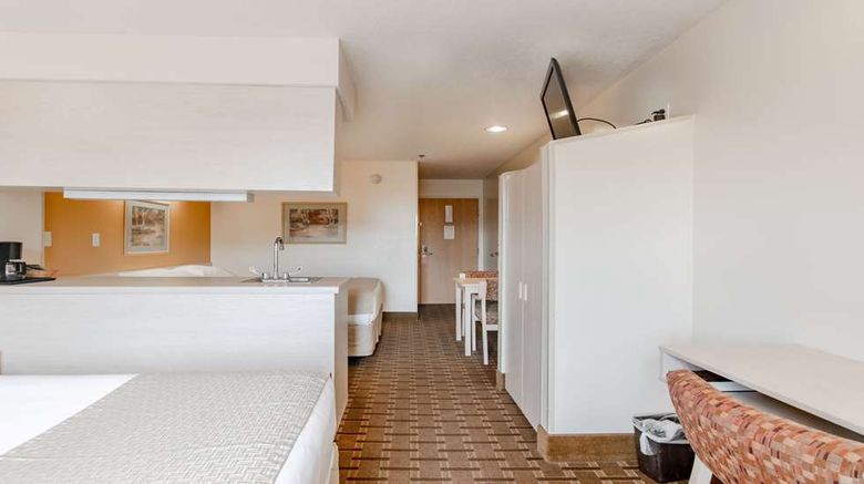 <b>SureStay by BW Christiansburg Blacksburg Room</b>. Images powered by <a href="https://iceportal.shijigroup.com/" title="IcePortal" target="_blank">IcePortal</a>.