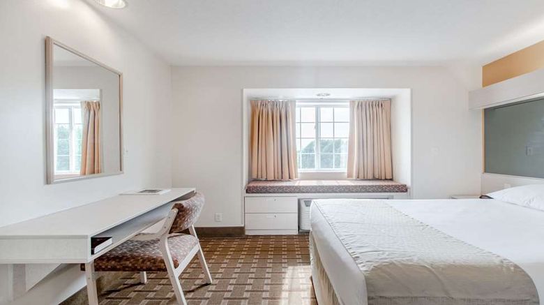 <b>SureStay by BW Christiansburg Blacksburg Room</b>. Images powered by <a href="https://iceportal.shijigroup.com/" title="IcePortal" target="_blank">IcePortal</a>.