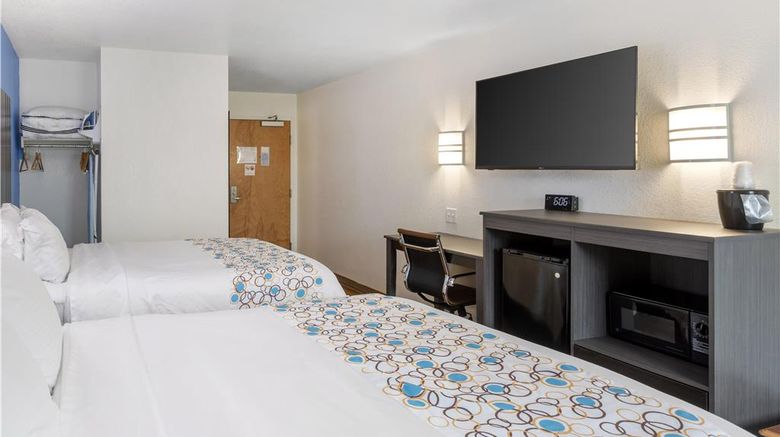 <b>SureStay Plus by BW Niagara Falls East Room</b>. Images powered by <a href="https://iceportal.shijigroup.com/" title="IcePortal" target="_blank">IcePortal</a>.