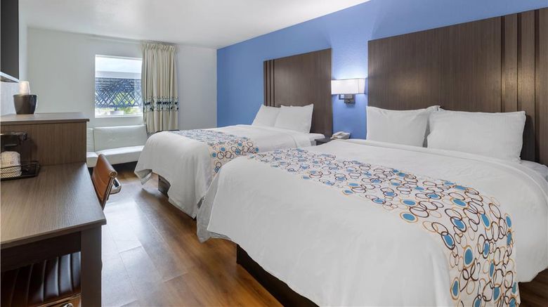 <b>SureStay Plus by BW Niagara Falls East Room</b>. Images powered by <a href="https://iceportal.shijigroup.com/" title="IcePortal" target="_blank">IcePortal</a>.