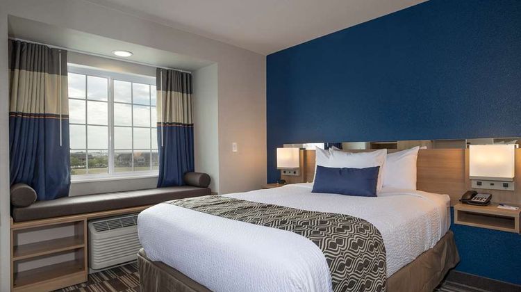 Microtel Inn & Suites by Wyndham Room