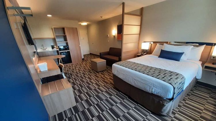 Microtel Inn & Suites by Wyndham Room