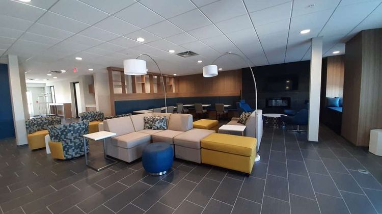 Microtel Inn & Suites by Wyndham Lobby