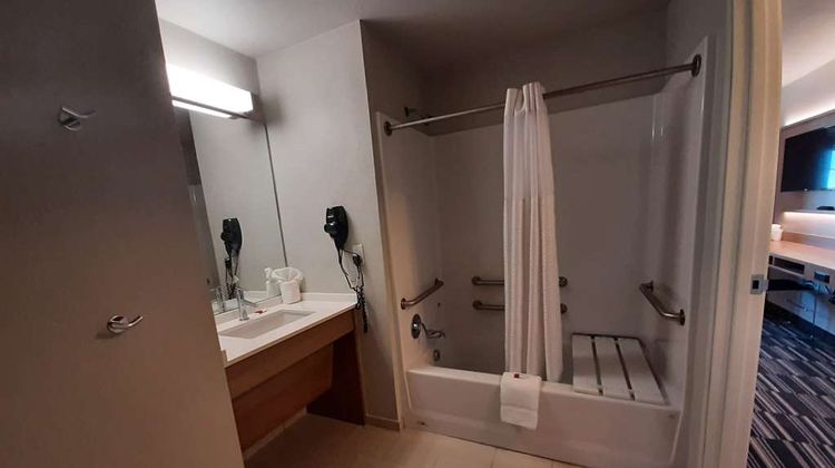 Microtel Inn & Suites by Wyndham Room