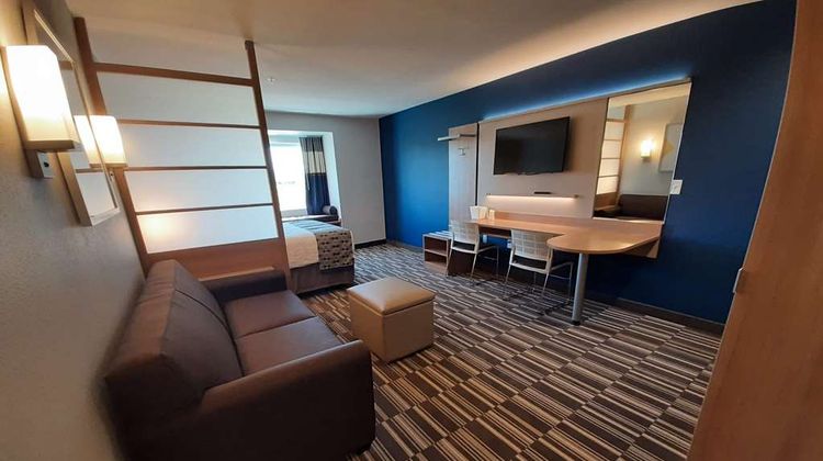 Microtel Inn & Suites by Wyndham Room