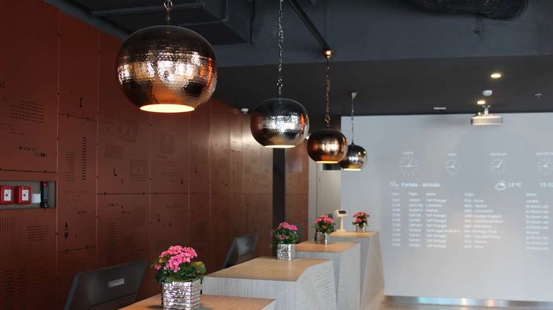 <b>Star Inn Lisbon Airport Lobby</b>. Images powered by <a href="https://iceportal.shijigroup.com/" title="IcePortal" target="_blank">IcePortal</a>.