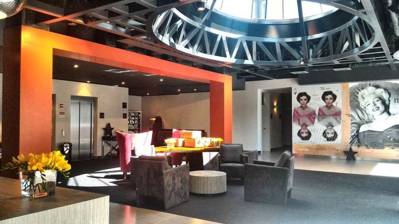 <b>Star Inn Lisbon Airport Lobby</b>. Images powered by <a href="https://iceportal.shijigroup.com/" title="IcePortal" target="_blank">IcePortal</a>.