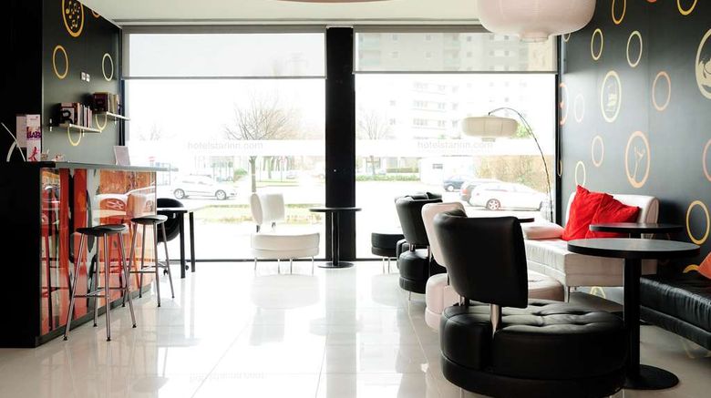 <b>Star Inn Porto Restaurant</b>. Images powered by <a href="https://iceportal.shijigroup.com/" title="IcePortal" target="_blank">IcePortal</a>.