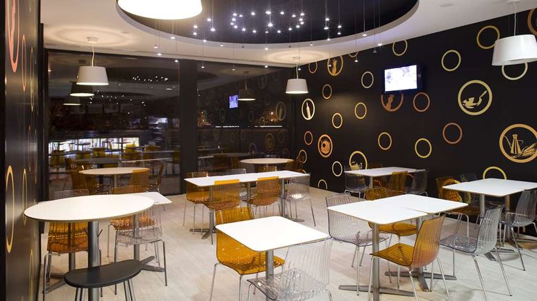 <b>Star Inn Porto Restaurant</b>. Images powered by <a href="https://iceportal.shijigroup.com/" title="IcePortal" target="_blank">IcePortal</a>.