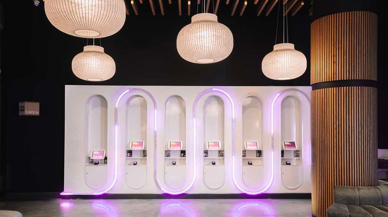 <b>YOTEL New York City Room</b>. Images powered by <a href="https://iceportal.shijigroup.com/" title="IcePortal" target="_blank">IcePortal</a>.