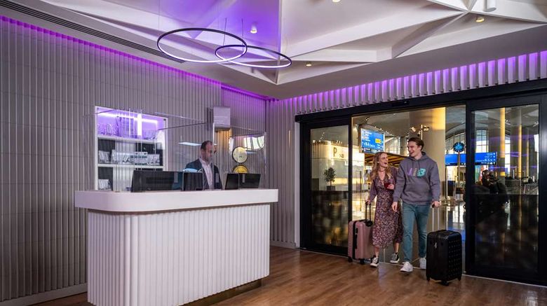 <b>YOTEL Istanbul Airport (Landside) Lobby</b>. Images powered by <a href="https://iceportal.shijigroup.com/" title="IcePortal" target="_blank">IcePortal</a>.