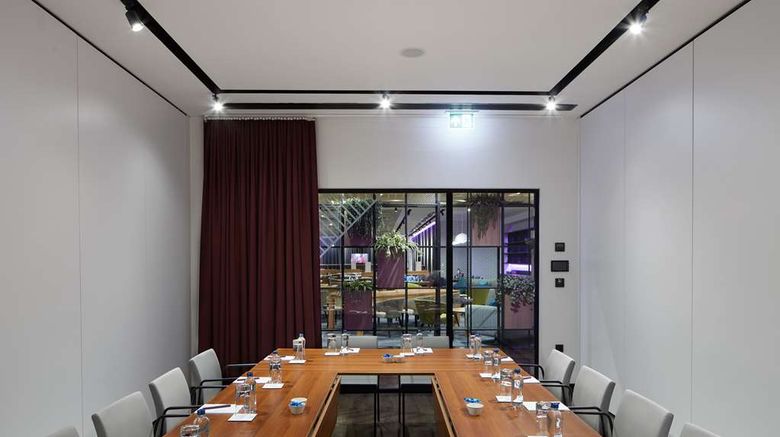 <b>YOTELAIR Istanbul Airport Meeting</b>. Images powered by <a href="https://iceportal.shijigroup.com/" title="IcePortal" target="_blank">IcePortal</a>.