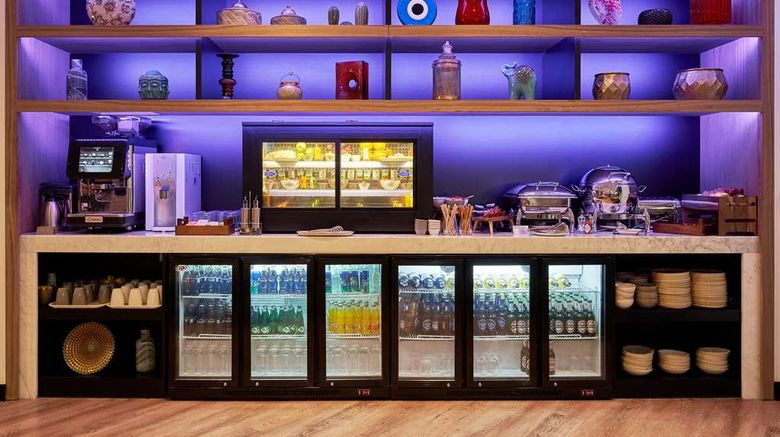 <b>YOTELAIR Istanbul Airport Restaurant</b>. Images powered by <a href="https://iceportal.shijigroup.com/" title="IcePortal" target="_blank">IcePortal</a>.