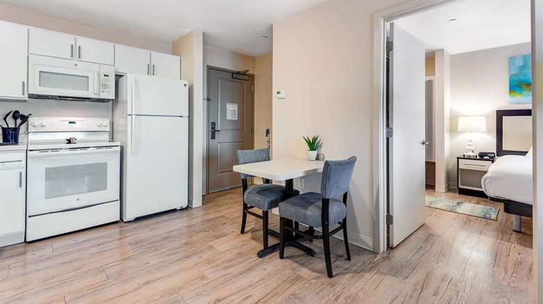 <b>Parks Residential - Denver Room</b>. Images powered by <a href="https://iceportal.shijigroup.com/" title="IcePortal" target="_blank">IcePortal</a>.
