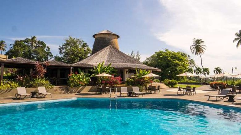 <b>Mount Irvine Bay Resort Pool</b>. Images powered by <a href="https://iceportal.shijigroup.com/" title="IcePortal" target="_blank">IcePortal</a>.