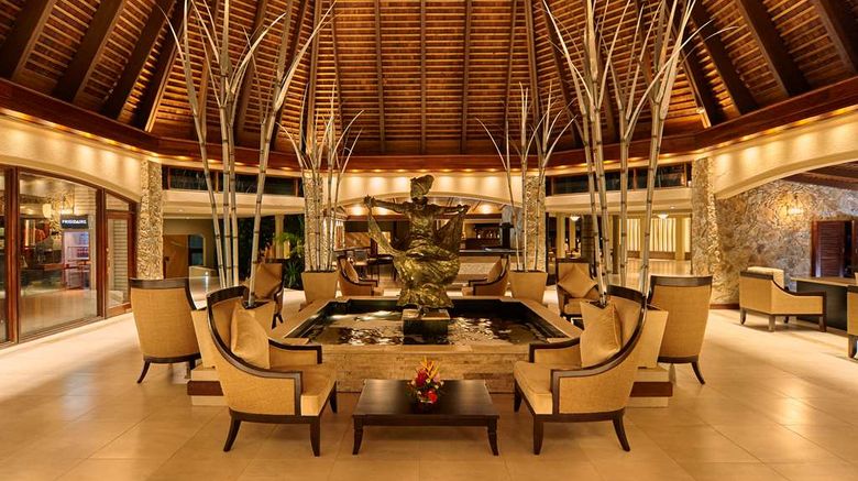 <b>Mount Irvine Bay Resort Lobby</b>. Images powered by <a href="https://iceportal.shijigroup.com/" title="IcePortal" target="_blank">IcePortal</a>.