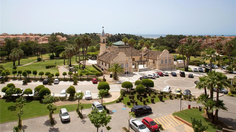 <b>DoubleTree by Hilton Beach Golf Resort Exterior</b>. Images powered by <a href="https://iceportal.shijigroup.com/" title="IcePortal" target="_blank">IcePortal</a>.