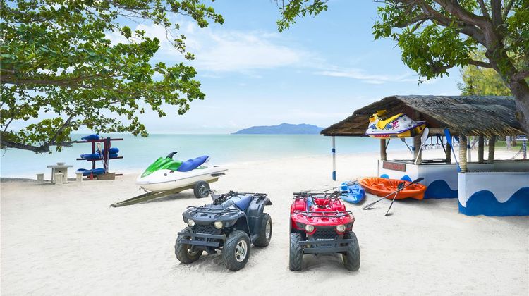 DoubleTree by Hilton Damai Laut Resort Exterior