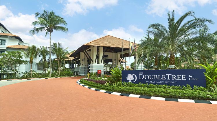 DoubleTree by Hilton Damai Laut Resort Exterior