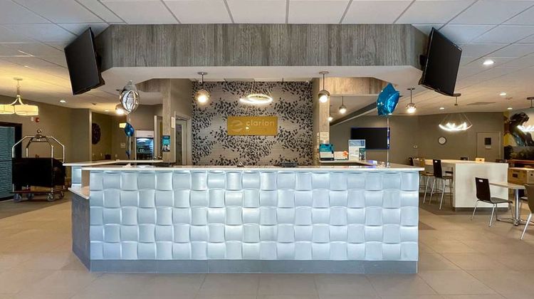 Clarion Pointe Lobby