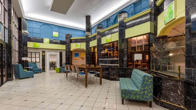 Days Inn by Wyndham Sandusky Cedar Point Lobby