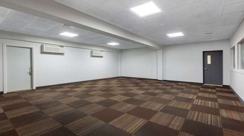 <b>Days Inn by Wyndham Sandusky Cedar Point Meeting</b>. Images powered by <a href="https://iceportal.shijigroup.com/" title="IcePortal" target="_blank">IcePortal</a>.