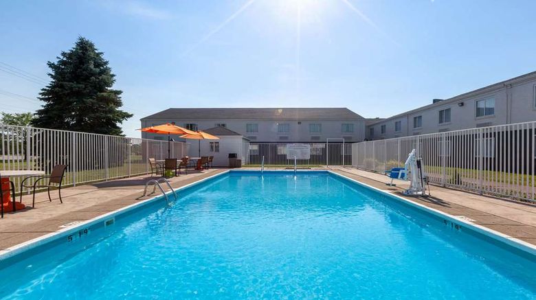 <b>Days Inn by Wyndham Sandusky Cedar Point Pool</b>. Images powered by <a href="https://iceportal.shijigroup.com/" title="IcePortal" target="_blank">IcePortal</a>.