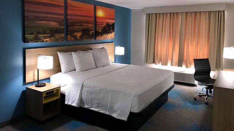 Days Inn by Wyndham Sandusky Cedar Point Room