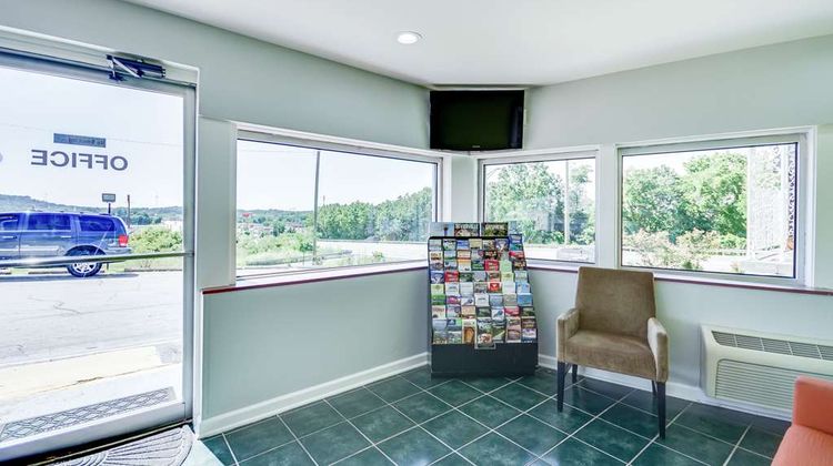 Knights Inn, Berea Lobby