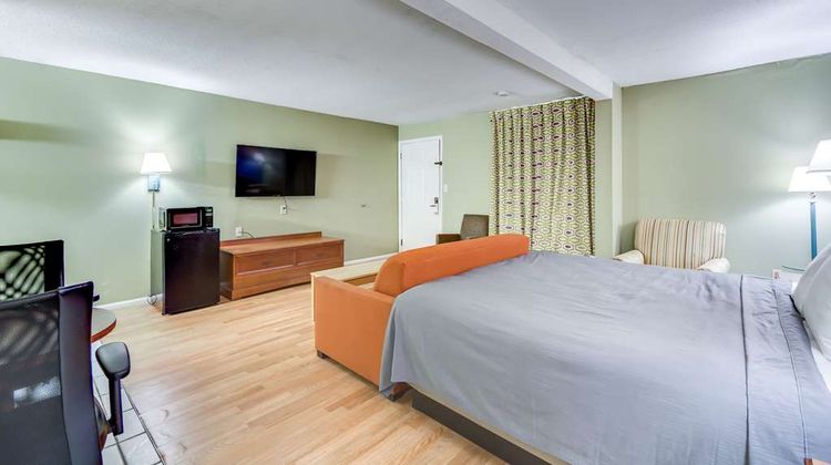 Knights Inn, Berea Suite