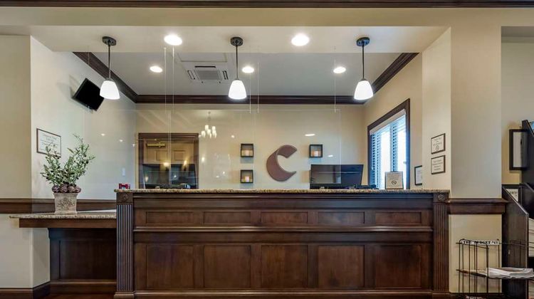 Comfort Inn & Suites Dover Lobby