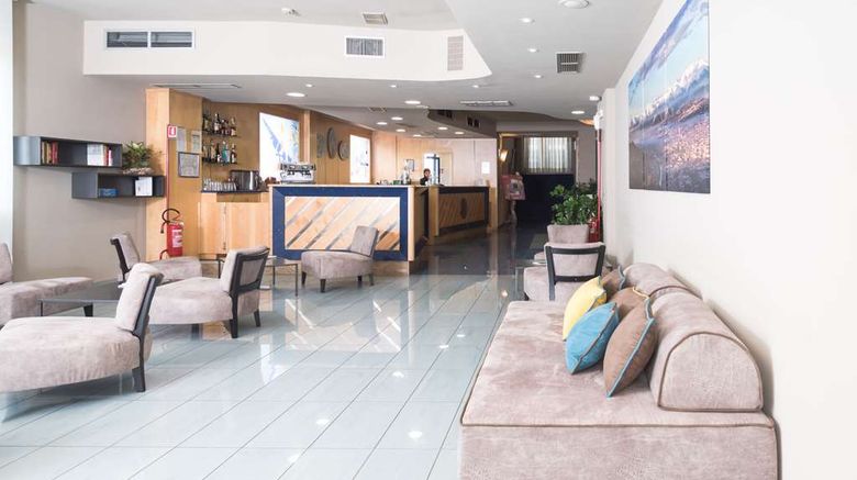 <b>Blu Hotel, Sure Collection Best Western Lobby</b>. Images powered by <a href="https://iceportal.shijigroup.com/" title="IcePortal" target="_blank">IcePortal</a>.