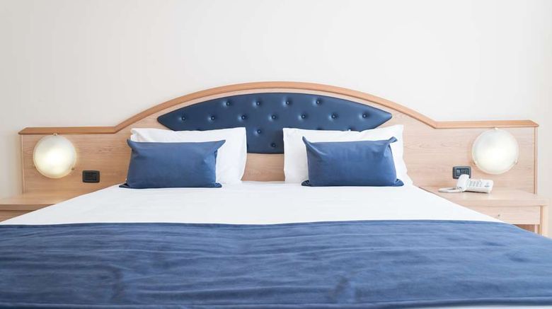 <b>Blu Hotel, Sure Collection Best Western Room</b>. Images powered by <a href="https://iceportal.shijigroup.com/" title="IcePortal" target="_blank">IcePortal</a>.