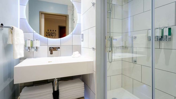 Hampton by Hilton Blackburn Room