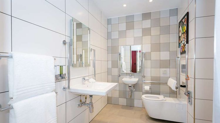 Hampton by Hilton Blackburn Room