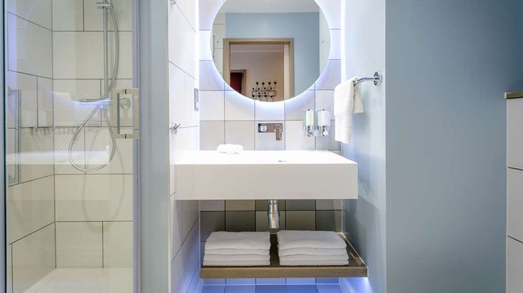 Hampton by Hilton Blackburn Room