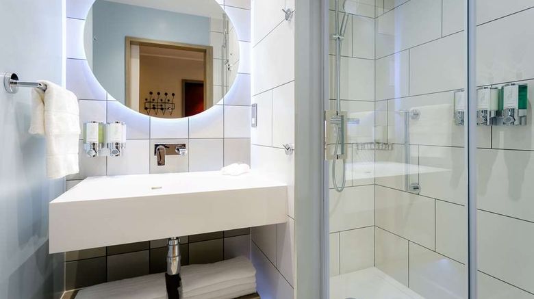<b>Hampton by Hilton Blackburn Room</b>. Images powered by <a href="https://iceportal.shijigroup.com/" title="IcePortal" target="_blank">IcePortal</a>.