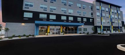 Tru by Hilton Grantville Exterior