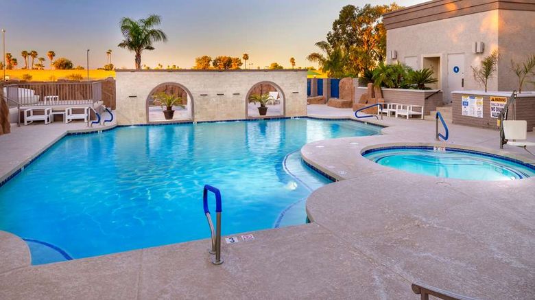 <b>DoubleTree by Hilton Phoenix Mesa Pool</b>. Images powered by <a href="https://iceportal.shijigroup.com/" title="IcePortal" target="_blank">IcePortal</a>.