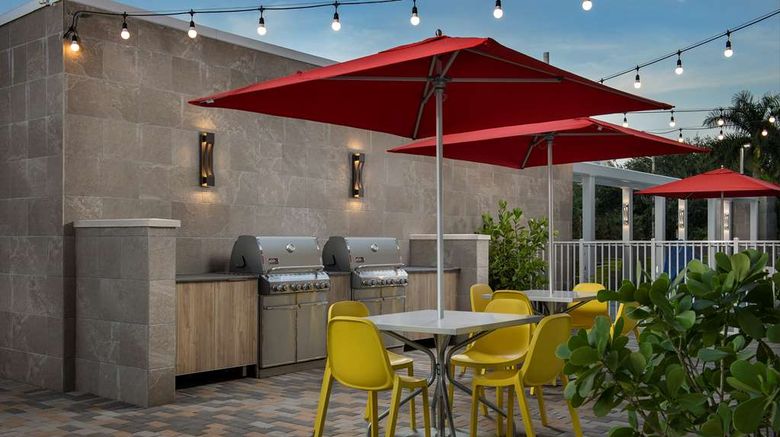 <b>Home2 Suites-Miami Doral West Airport Restaurant</b>. Images powered by <a href="https://iceportal.shijigroup.com/" title="IcePortal" target="_blank">IcePortal</a>.