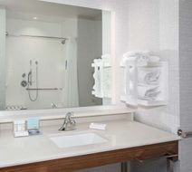 Hampton Inn & Suites Watsonville Room