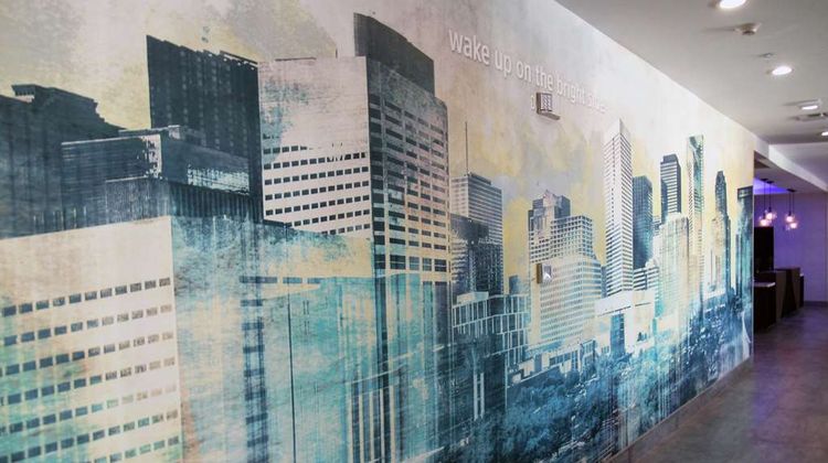 La Quinta Inn & Suites Dallas/Fairpark Lobby