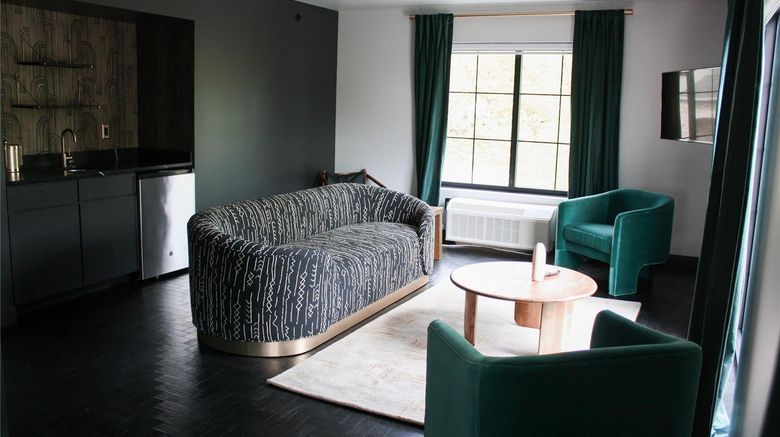 <b>The Inn Hotel Ascend Collection Suite</b>. Images powered by <a href="https://iceportal.shijigroup.com/" title="IcePortal" target="_blank">IcePortal</a>.