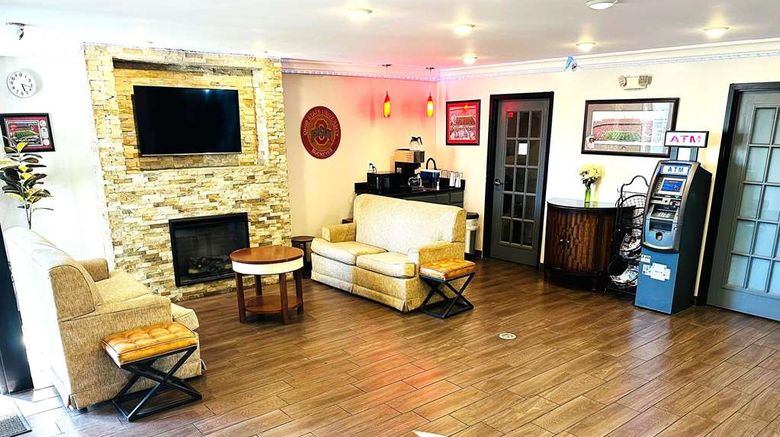 <b>Baymont Inn and Suites Columbus Near OSU Lobby</b>. Images powered by <a href="https://iceportal.shijigroup.com/" title="IcePortal" target="_blank">IcePortal</a>.