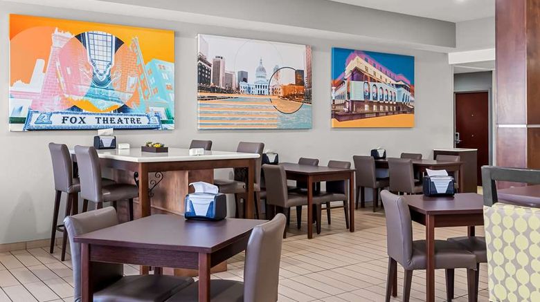 <b>Best Western St. Louis Airport North Restaurant</b>. Images powered by <a href="https://iceportal.shijigroup.com/" title="IcePortal" target="_blank">IcePortal</a>.