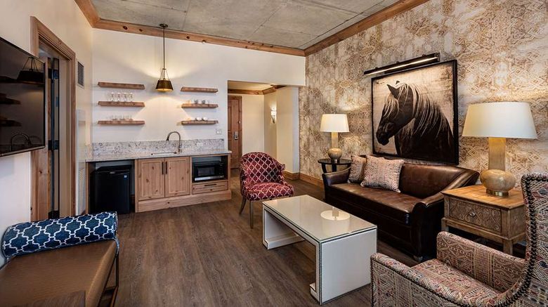<b>Brownwood Hotel and Spa Suite</b>. Images powered by <a href="https://iceportal.shijigroup.com/" title="IcePortal" target="_blank">IcePortal</a>.