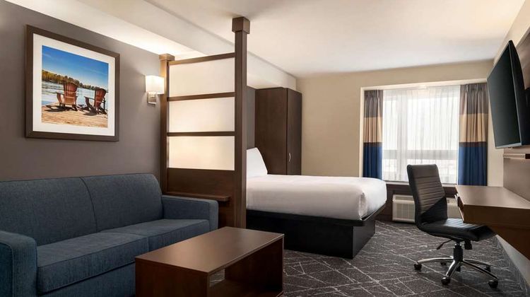 Microtel Inn & Suites by Wyndham Suite